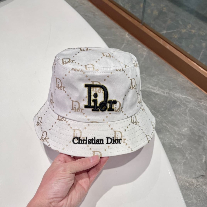 CHRISTIAN DIOR